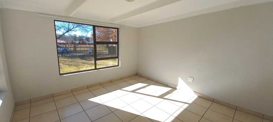 To Let 2 Bedroom Property for Rent in Loch Athlone Free State